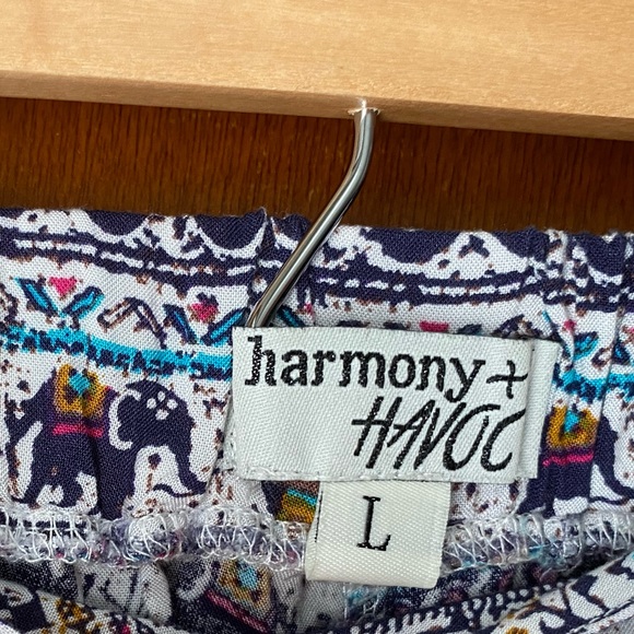 Elephant Print Shorts - Picture 6 of 6